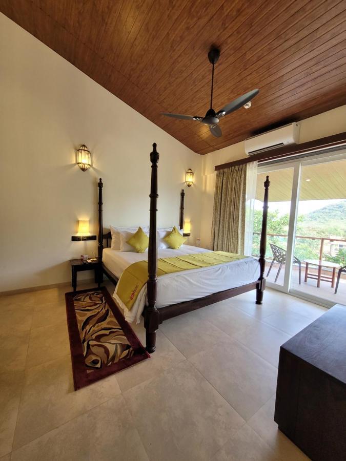 Mastiff Grand La Villae Lonavala Extérieur photo